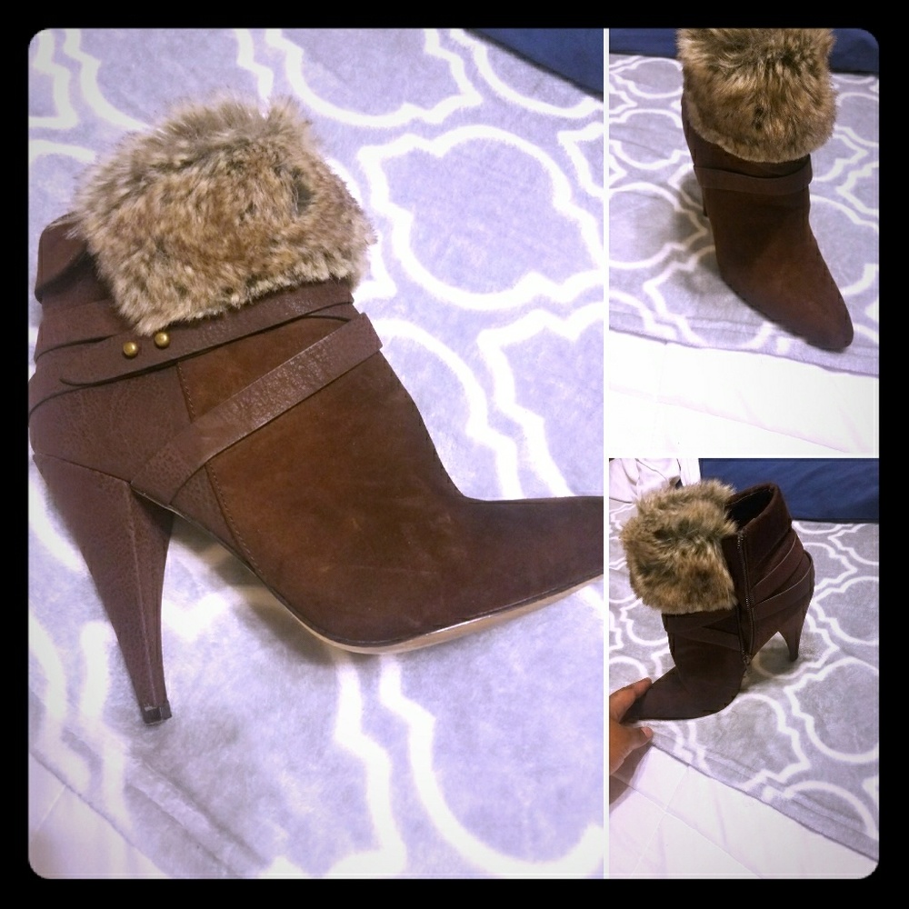 Boots with fur brown red  or brick  color